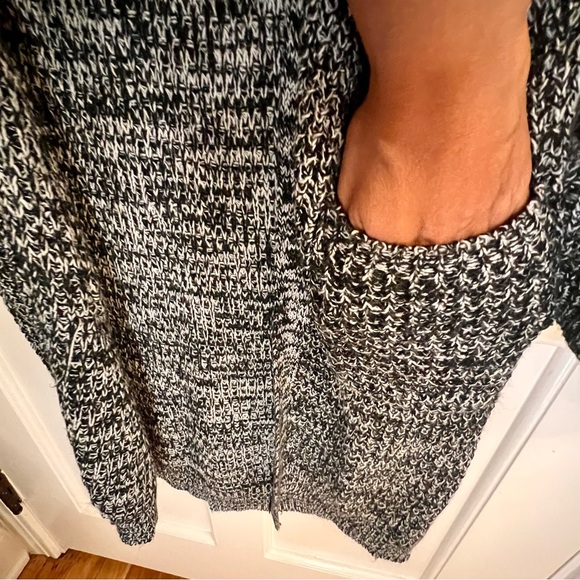 LOVE By Chesley  Long Grey Knitted Duster Sweater size: SMALL - Picture 5 of 9